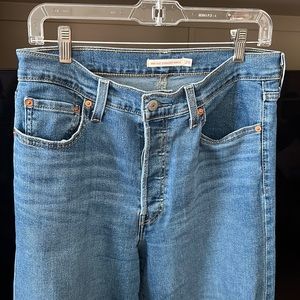 Levi Ribcage Straight Ankle, button fly, almost brand new, crop